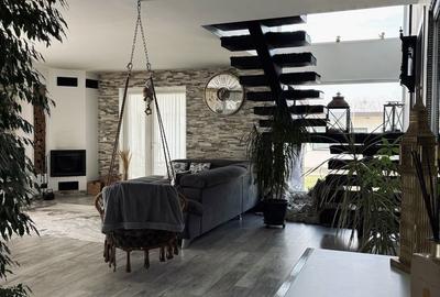 Casă cu 4 camere în Central