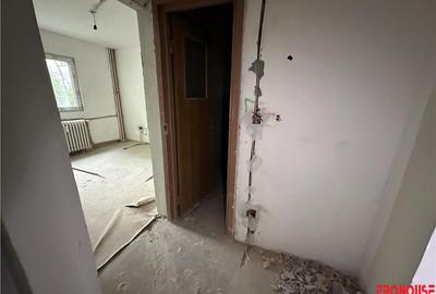 Apartament cu 3 camere decomandat în Orizont - 9