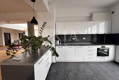 Apartament cu 5 camere decomandat, mobilat în Băneasa