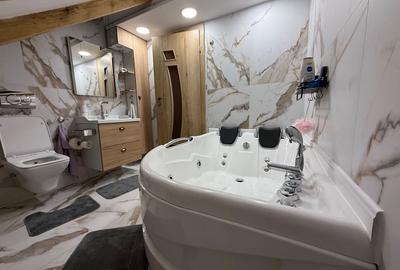 Apartament cu 3 camere decomandat în Brașovul Vechi - 2