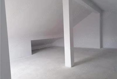 Casă cu 5 camere în Roșu - 1