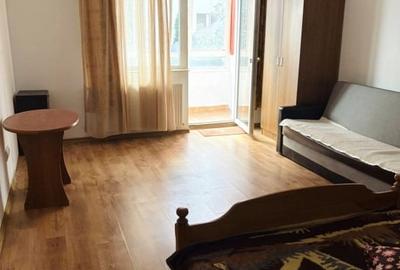 Apartament in zona Stejarlui  , 2 camere plus balcon , parter inalt. - 4