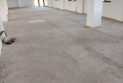 Spațiu comercial, de 180 mp, în Central - 3