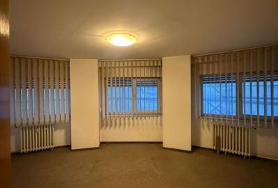 Apartament cu 3 camere în Decebal - 9