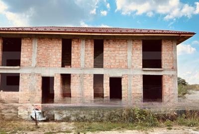Casa 4 camere, 110mp, Valea Lupului la strada asfaltata