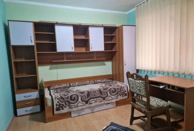 Apartament cu 4 camere decomandat în Traian - 2