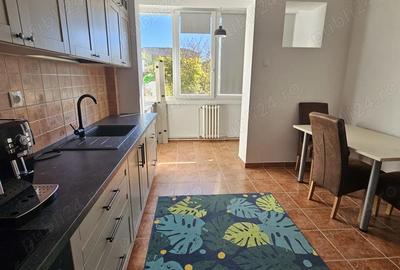 Apartament cu 3 camere semidecomandat în Central - 6