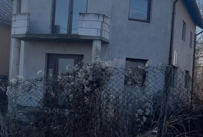 Casă cu 4 camere în Central - 8