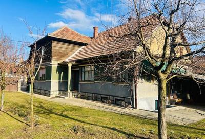 Casă cu 4 camere în Central - 1