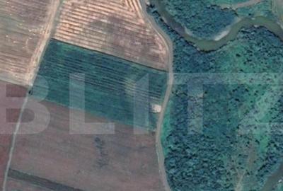 Teren de 5000 mp, în Central