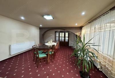 Casă cu 6 camere cu Teren 2500 Mp în Central - 11