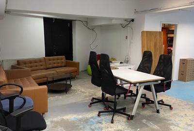 Birou, de 100 mp, în P-ța Victoriei - 3