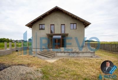 Casă cu 5 camere cu Teren 600 Mp în Hemeiuș