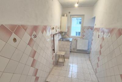 Apartament 2 camere, 42 mp - Bumbe?ti-Jiu - str. Jiului - 9