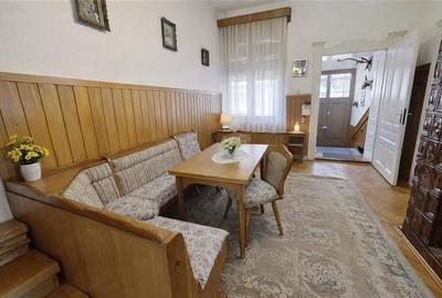 Poveste saseasca la umbra vitei de vie, cu crama si gradina cu flori, Central Co - 3