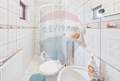 Casă cu 7 camere cu Teren 354 Mp în Cumpătu - 12