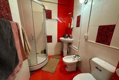 Se inchiriaza apartament 2 camere, situat in zona centrala Uniri - 1