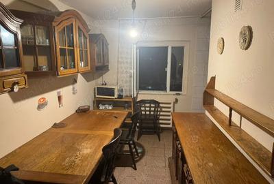 Proprietar inchiriez apartament cu trei camere decomandate,et.4,in calea Sagului, Timi?oara. - 2