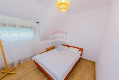 Casă cu 7 camere cu Teren 6370 Mp în Groși - 4