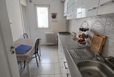 Apartament cu 3 camere decomandat, mobilat în Costin Georgian - 2