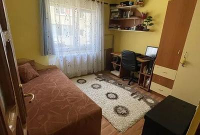 Apartament cu 4 camere în Central - 1