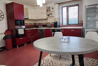 Casă cu 7 camere cu Teren 800 Mp în Dârste - 2