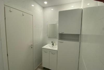 Apartament cu 3 camere semidecomandat, mobilat în Central - 1