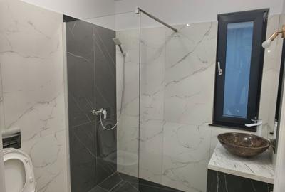 Casă cu 4 camere în Central - 2