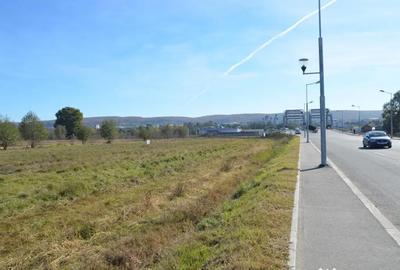 Teren de 7002 mp, în Central - 3
