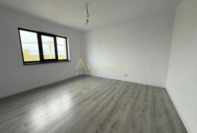 Casă cu 4 camere cu Teren 320 Mp în Berceni - 3
