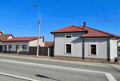 Casă cu 4 camere cu Teren 200 Mp în Central - 2