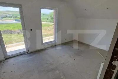 Casă cu 4 camere cu Teren 5600 Mp în Central - 2