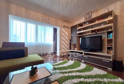 Apartament cu 3 camere, 80 mp utili, Boul Rosu - 1