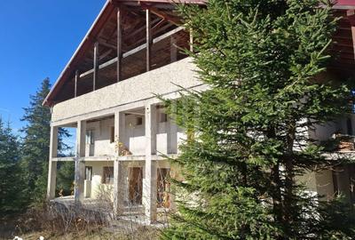 Casă cu Teren 250 Mp în Câineni - 2