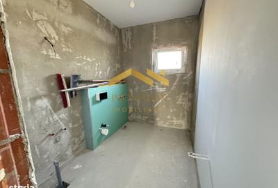 Casă cu 4 camere cu Teren 400 Mp în Sânmihaiu Român - 3