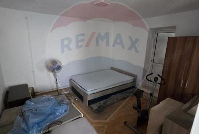 Ansamblu casa de locuit, hala productie ,spatiu de birouri si teren - 7