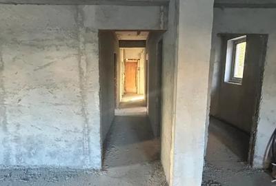 Casă cu 6 camere cu Teren 500 Mp în Titan - 2