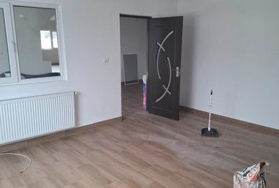 Casă cu 4 camere în Roșiori - 2