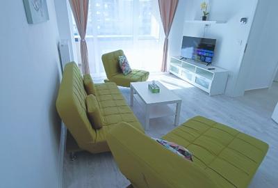 Hai la Mall Coresi! - apartament 2 camere structura decomandata - loc de parcare