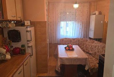 Apartament cu 4 camere decomandat în Micro 15 - 3