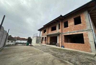 Casă cu 2 camere cu Teren 1800 Mp în Peștișu Mare - 5