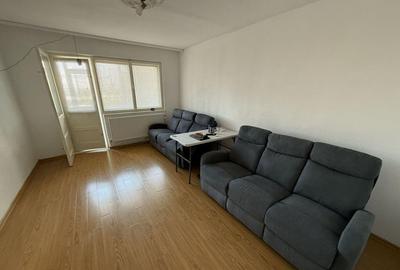 Apartament cu 3 camere decomandat în Casa de Cultură