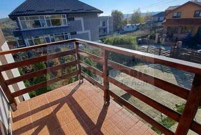 Casă individuală cu 5 camere cu Canalizare în Bucium - 1