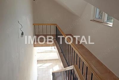 Casă cu 6 camere în Central - 1