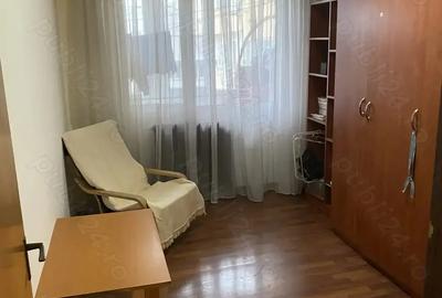 Apartament cu 3 camere decomandat în Doamna Ghica