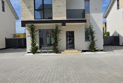 Casă cu 4 camere cu Teren 230 Mp în Ghencea - 2