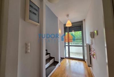 Elegant Multi-Level Home with 4 Bedrooms and Expansive Terraces in Green Lake - 15