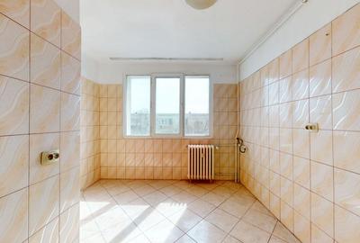 Apartament cu 4 camere decomandat în Alexandriei