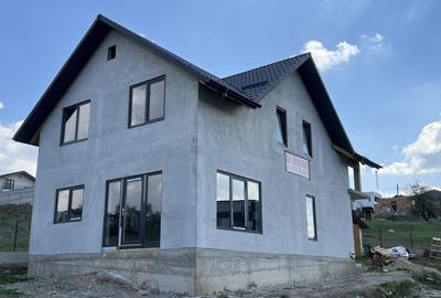 Casă cu 4 camere în Central - 2