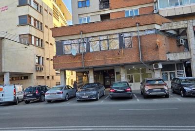 Inchiriez spatiu comercial,40 mp,Rm.Valcea,central,str.G-ral Magheru,langa BCR - 1
